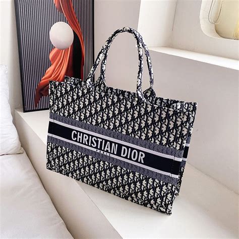 dior torebka shopper|christian dior tote handbags.